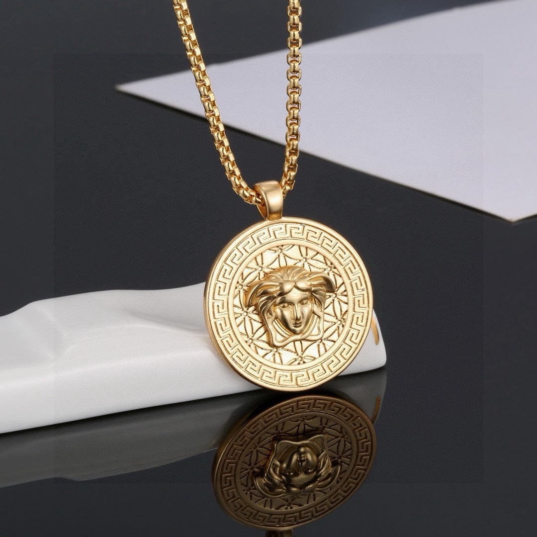 versatile Necklace for men - product detail view