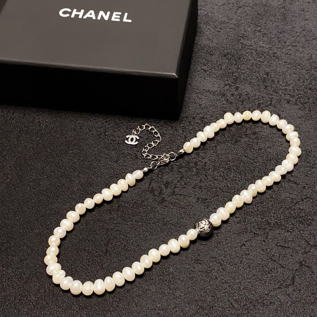 pearl Necklace for women - alternate angle view 3