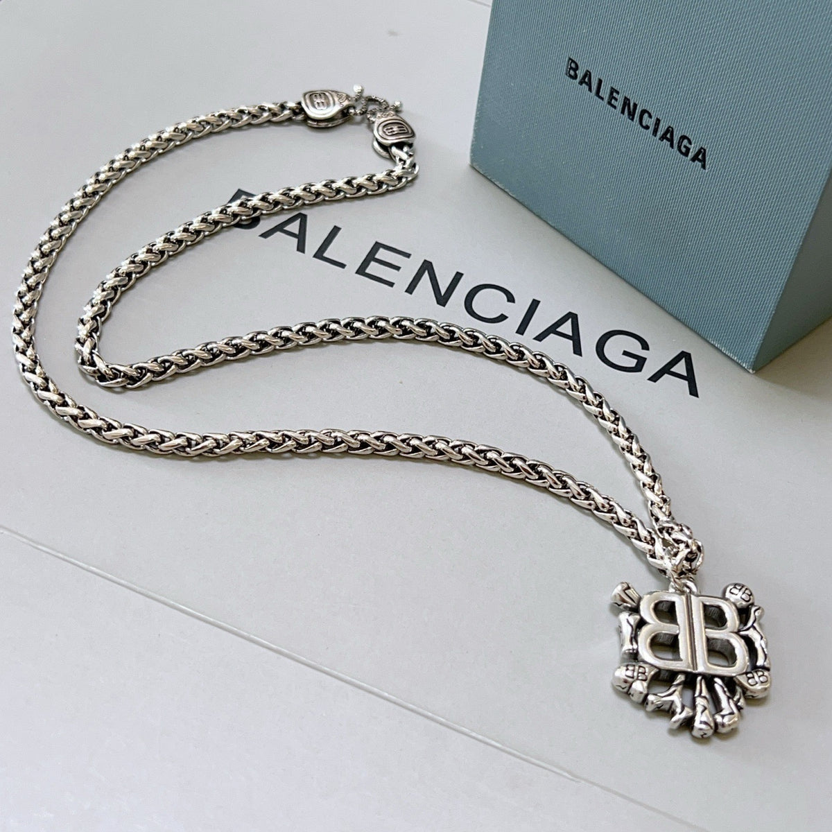 vintage Necklace for women - alternate angle view 4