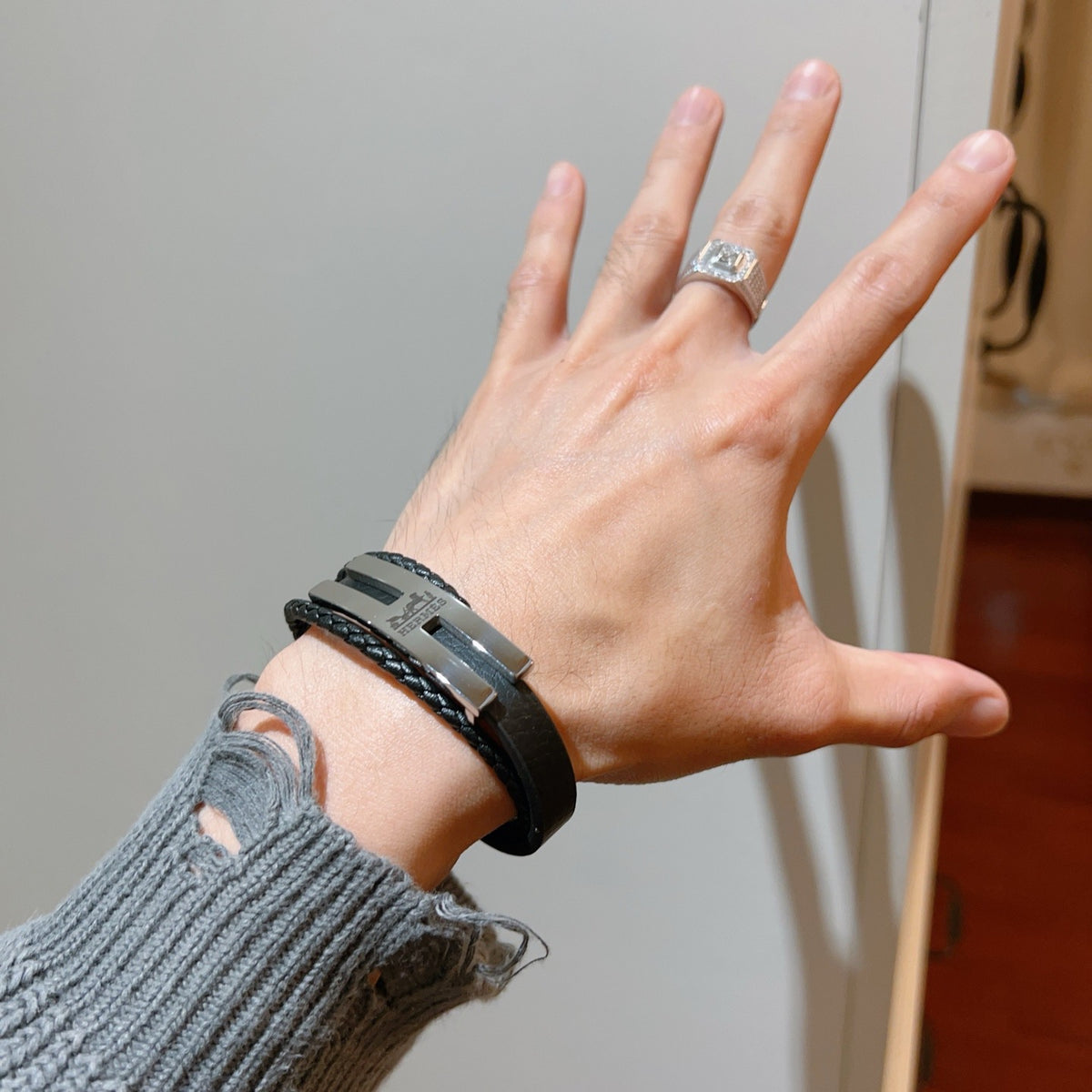 antique leather Bracelet for women - alternate angle view 9