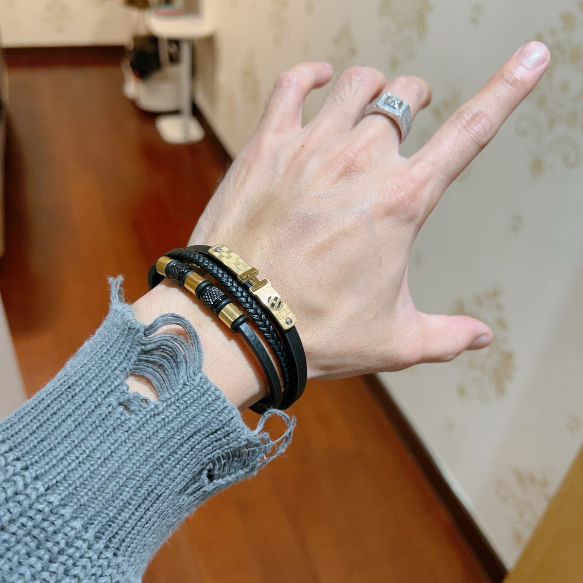 antique leather Bracelet for women - alternate angle view 7