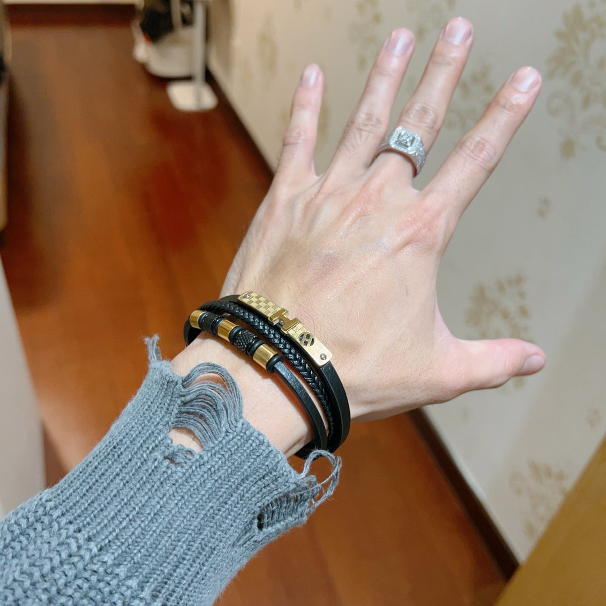 antique leather Bracelet for women - alternate angle view 3