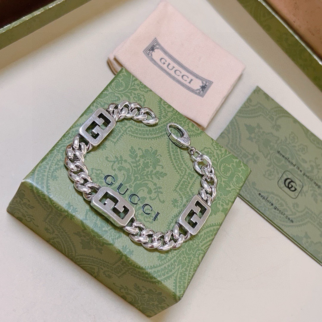 beige delicate Bracelet for men - alternate angle view 8