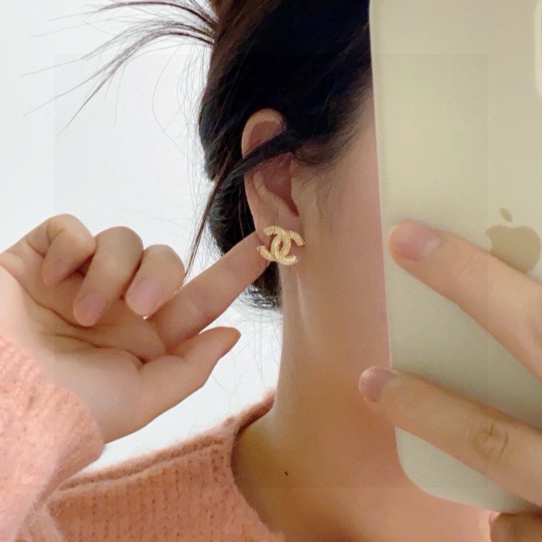 gold silver post pearl Drop Earrings for women - product detail view
