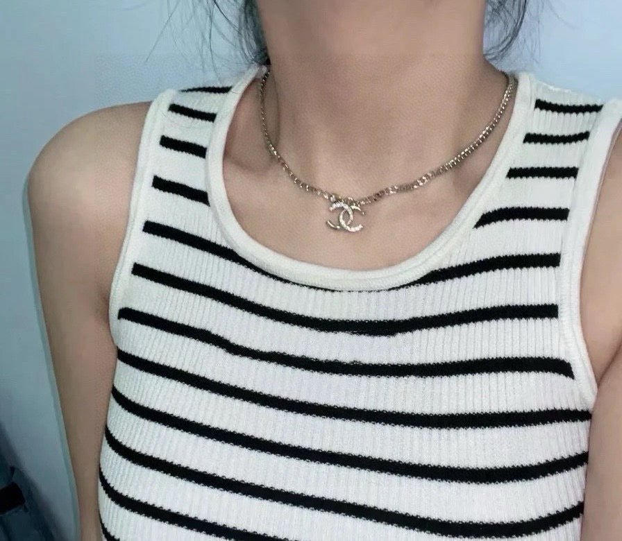 minimalist Necklace for women - alternate angle view 4