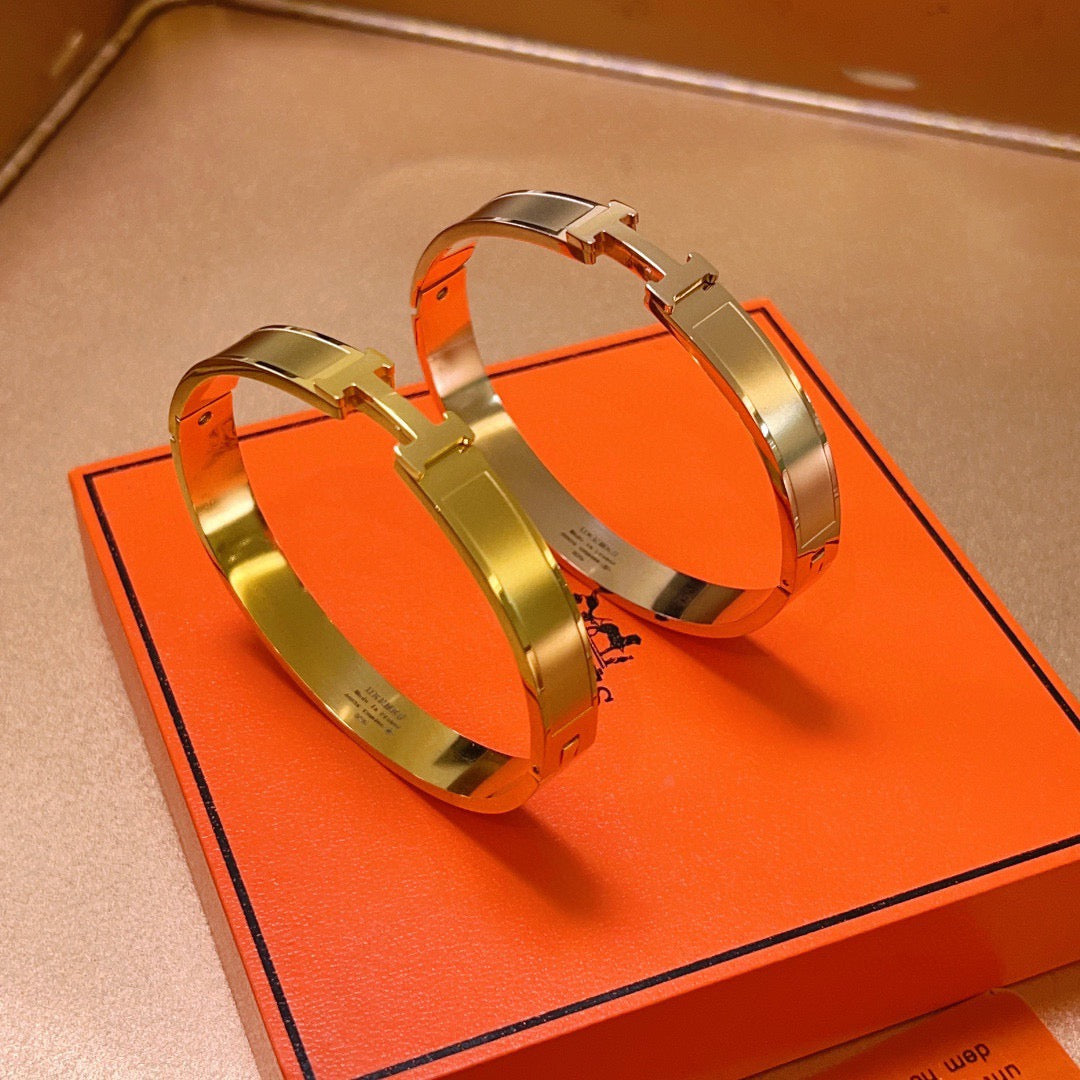 gold gold plated Bangle for women - product detail view