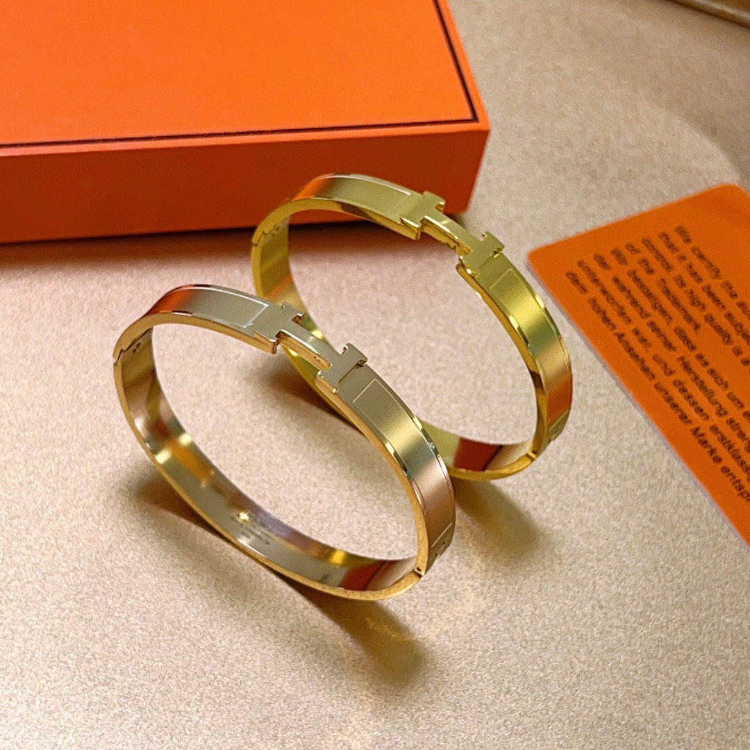 gold gold plated Bangle for women - alternate angle view 4