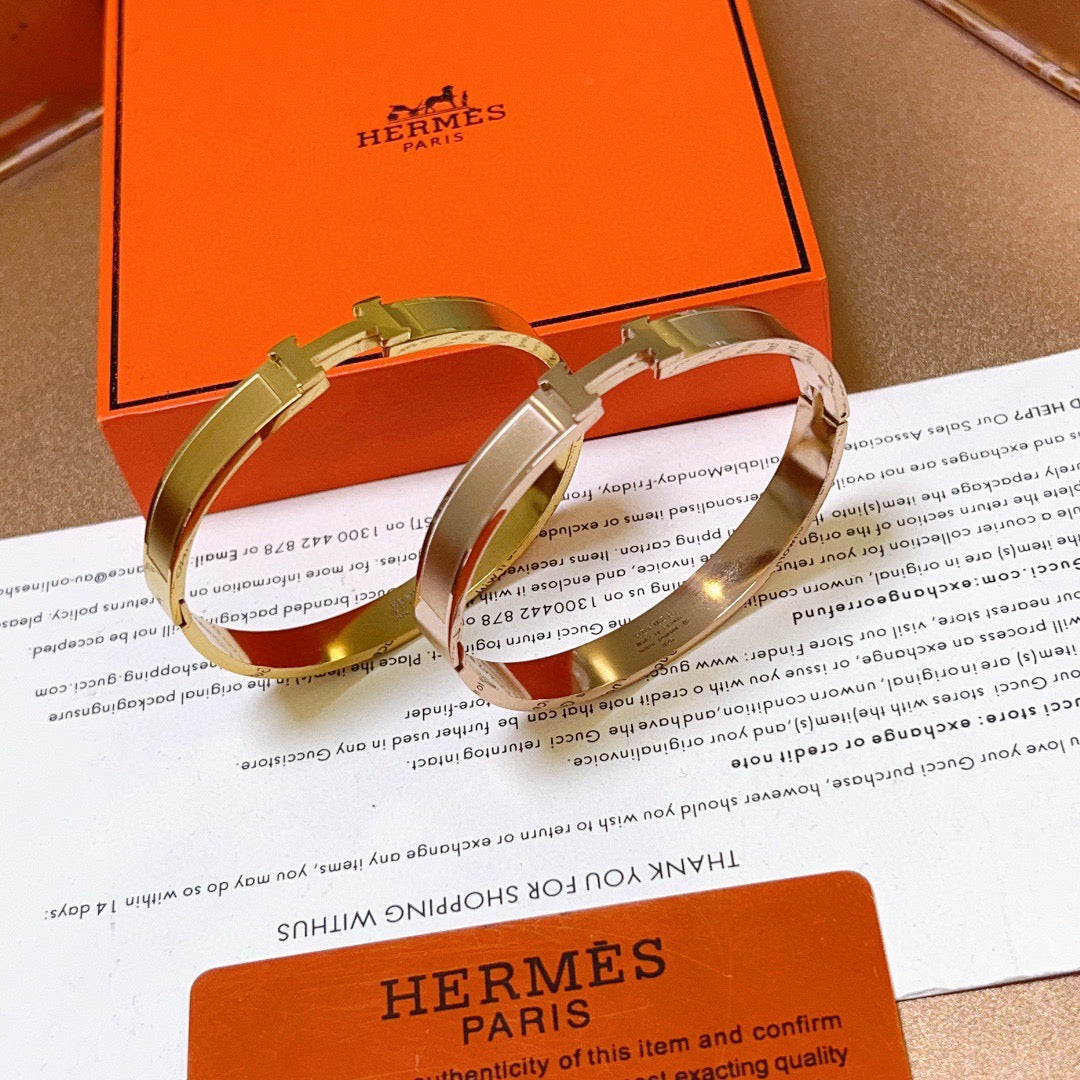 gold gold plated Bangle for women - alternate angle view 9