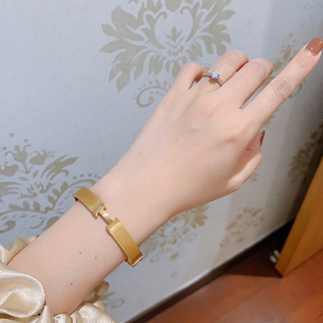 gold gold plated Bangle for women - alternate angle view 3