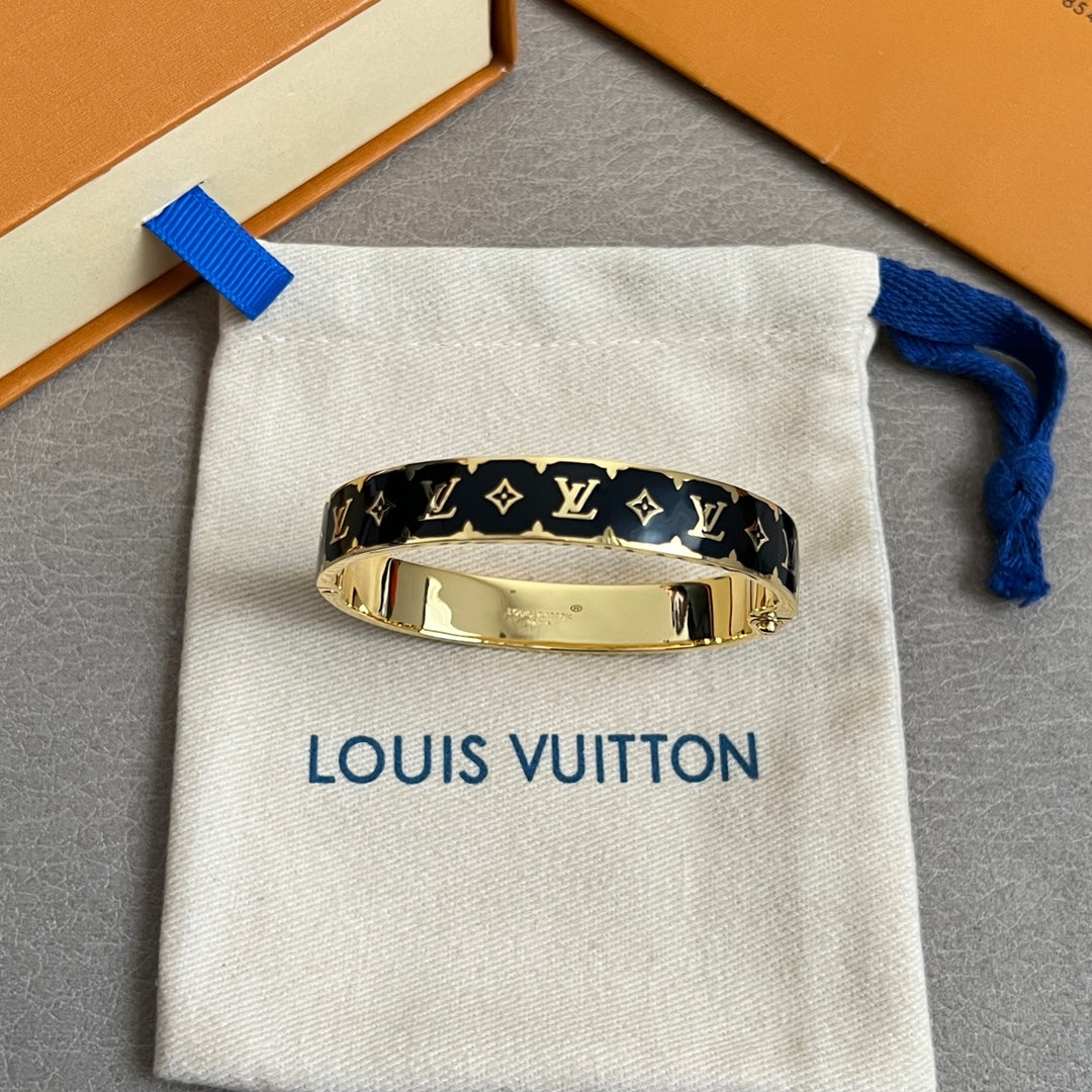 gold Bangle for women - product detail view