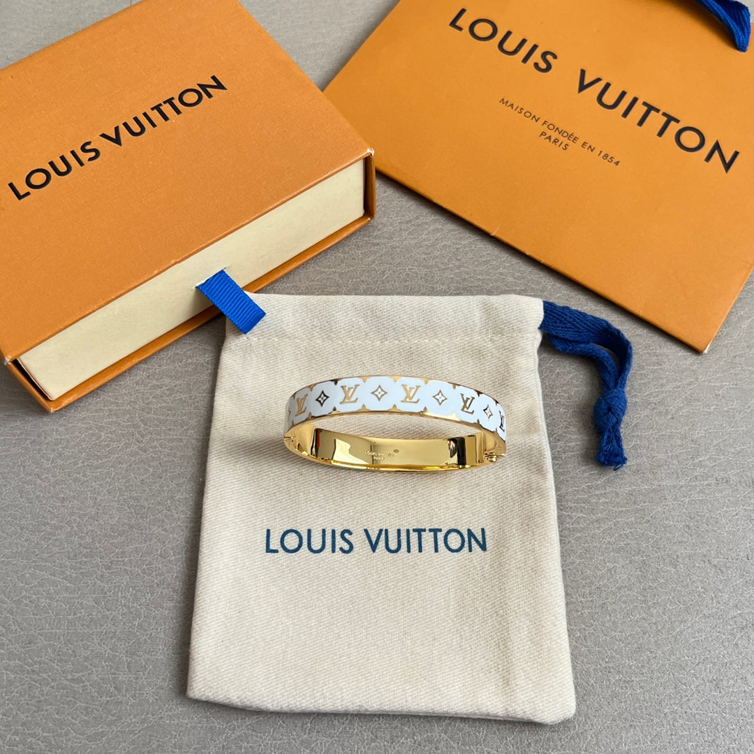 gold Bangle for women - alternate angle view 4