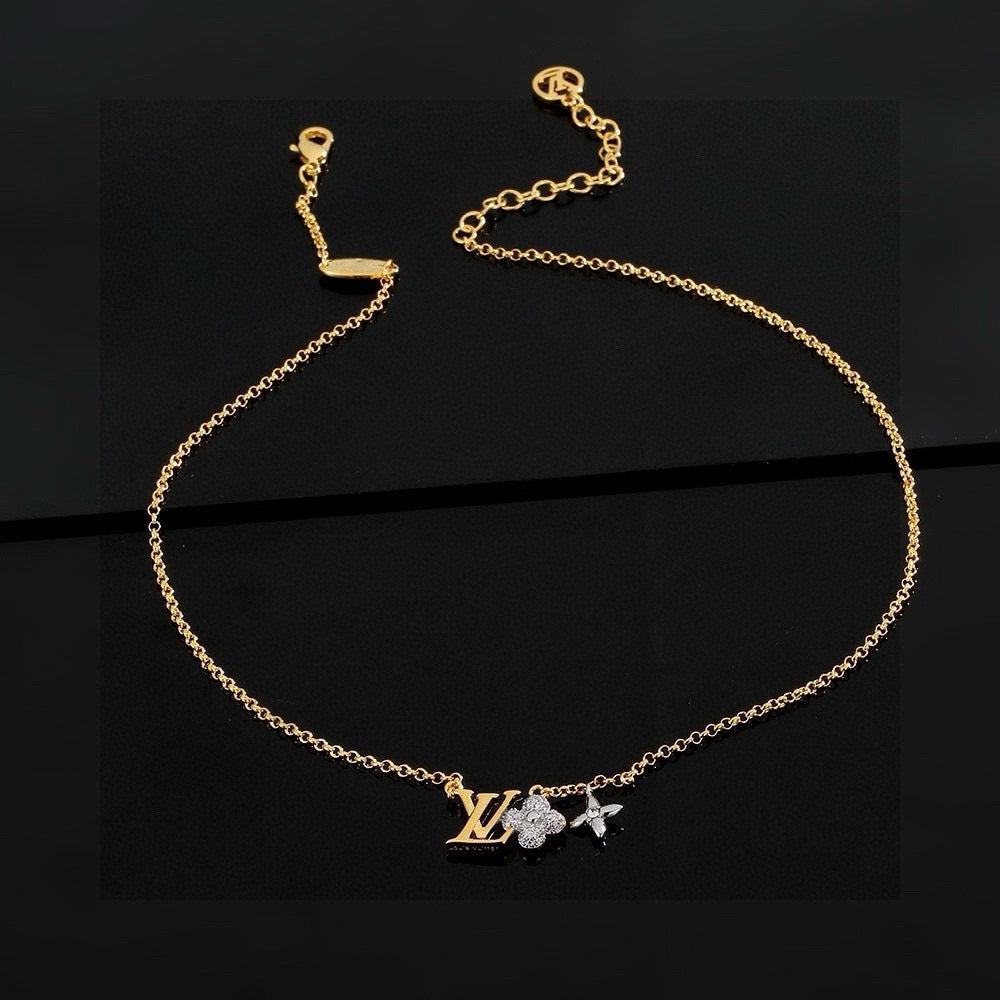 clover Necklace for women - alternate angle view 2