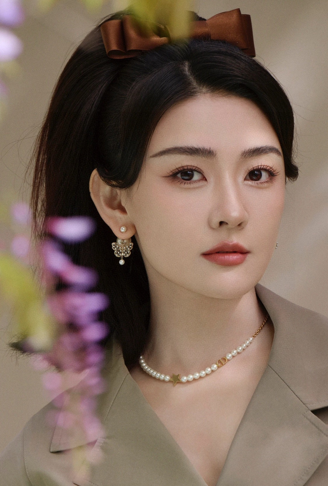 gold pearl Necklace for women - alternate angle view 9