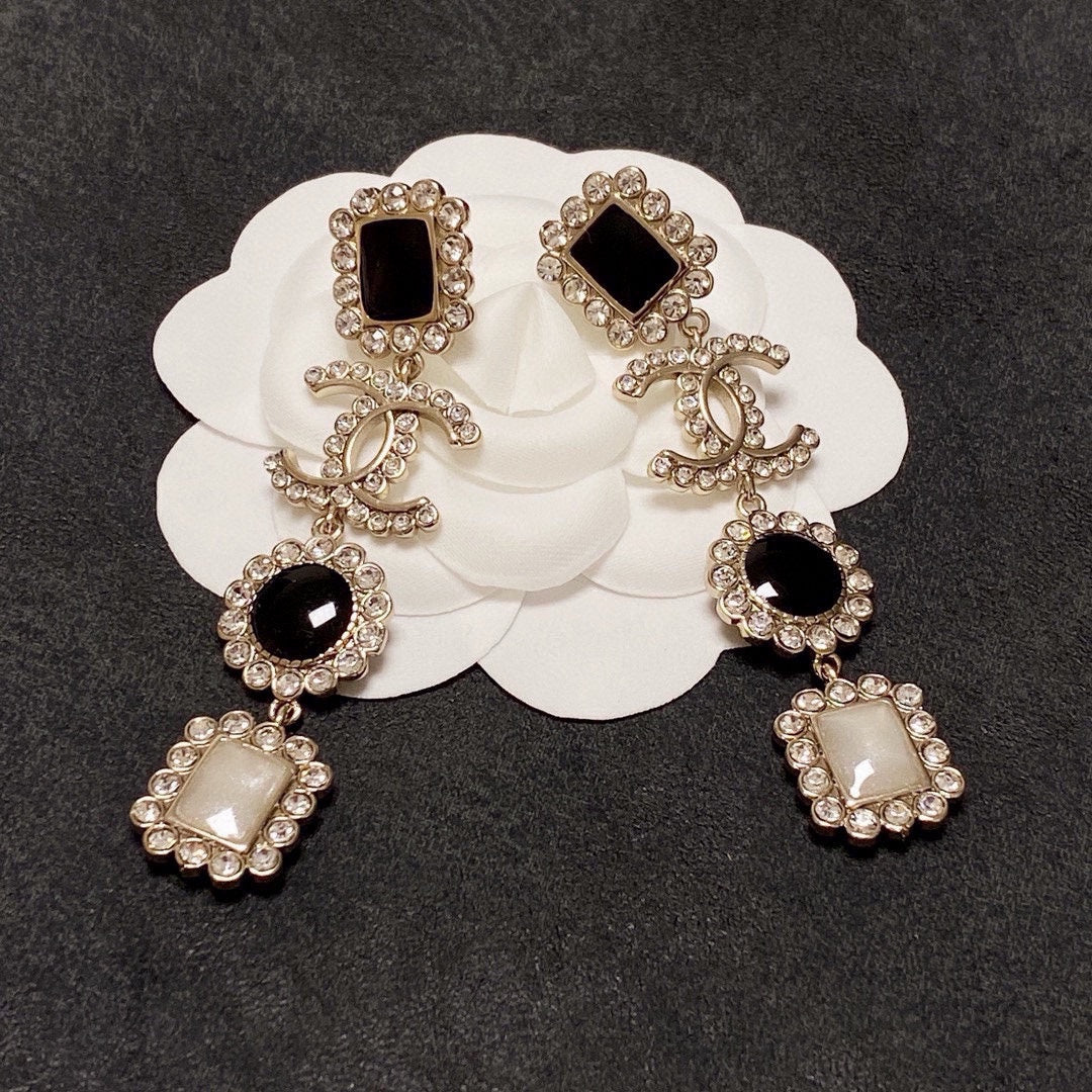 gold agate letter Stud Earrings for women - alternate angle view 4