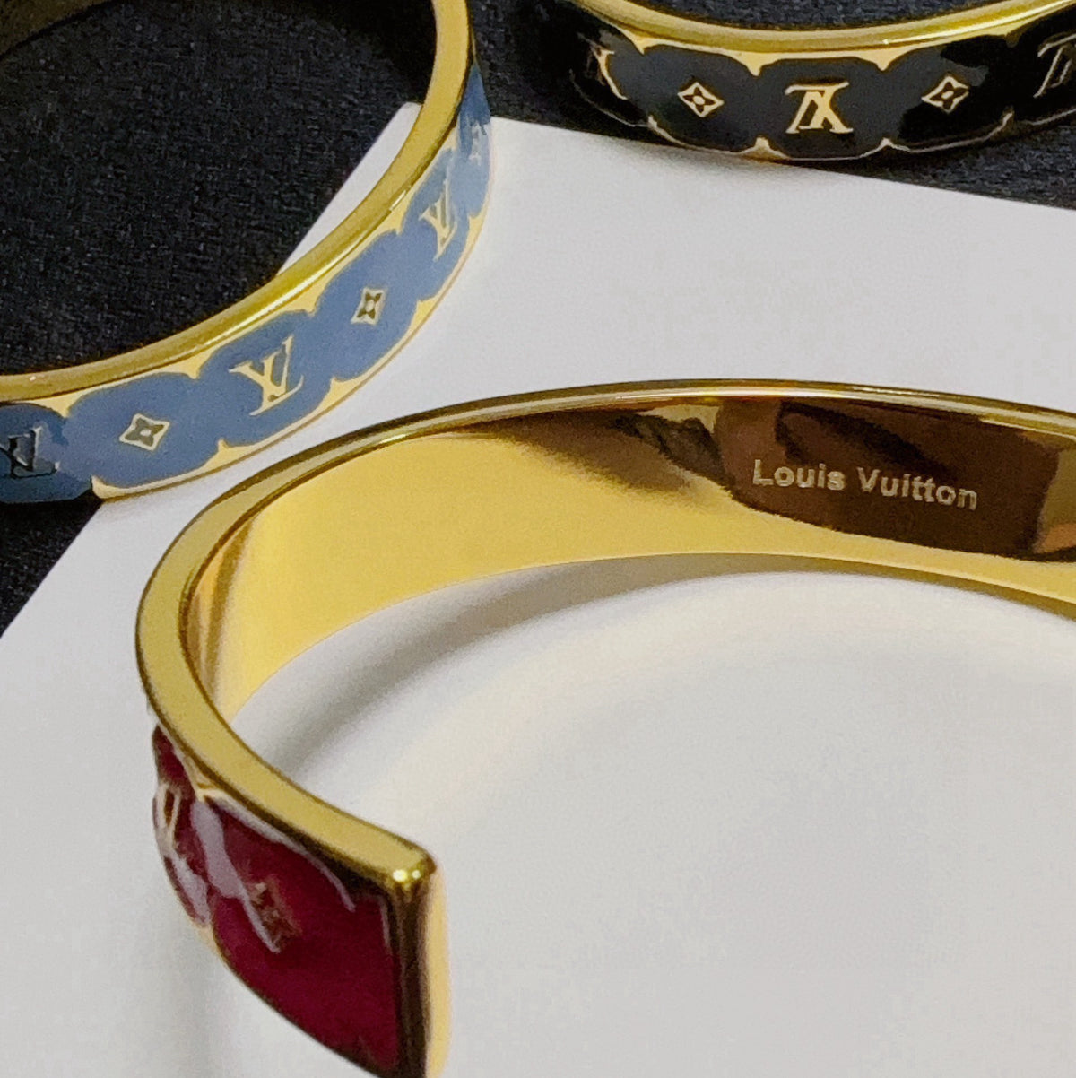white floral Bangle for women - alternate angle view 5