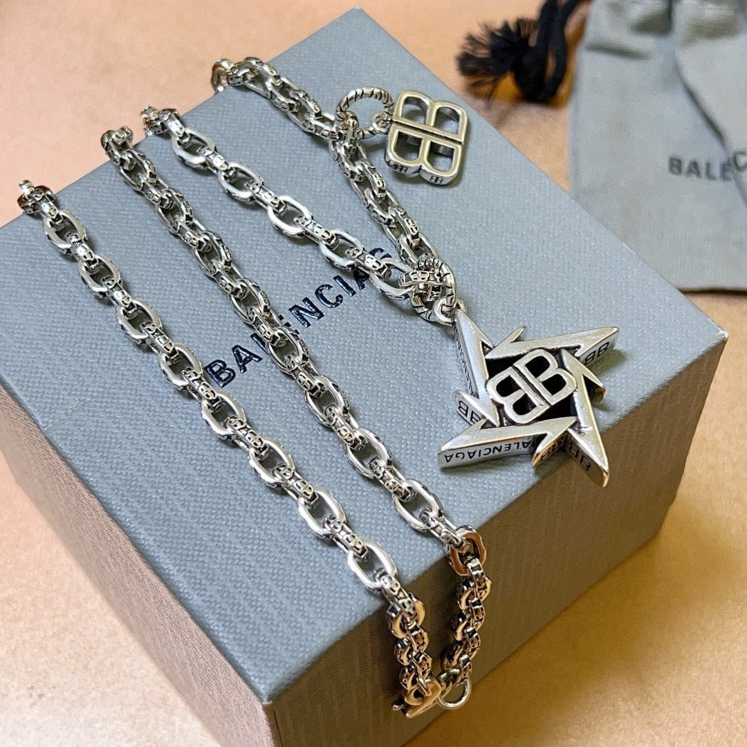 vintage Necklace for women - alternate angle view 5