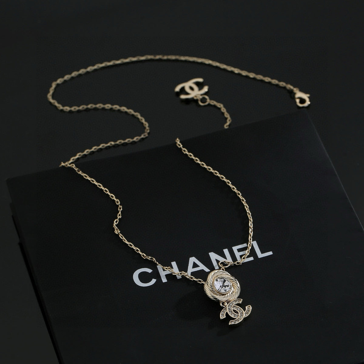 stylish Necklace for women - alternate angle view 4