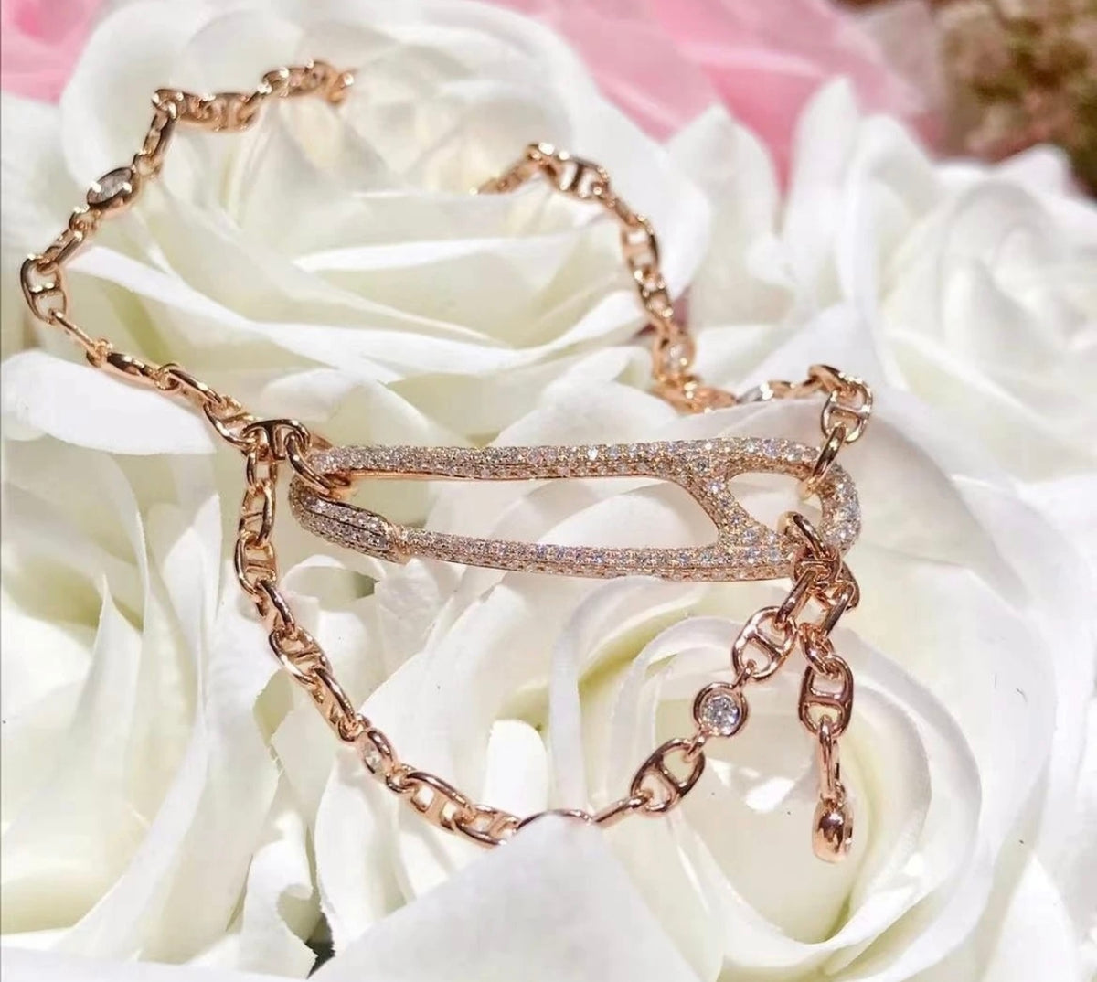 gold heart Bracelet for women - alternate angle view 3