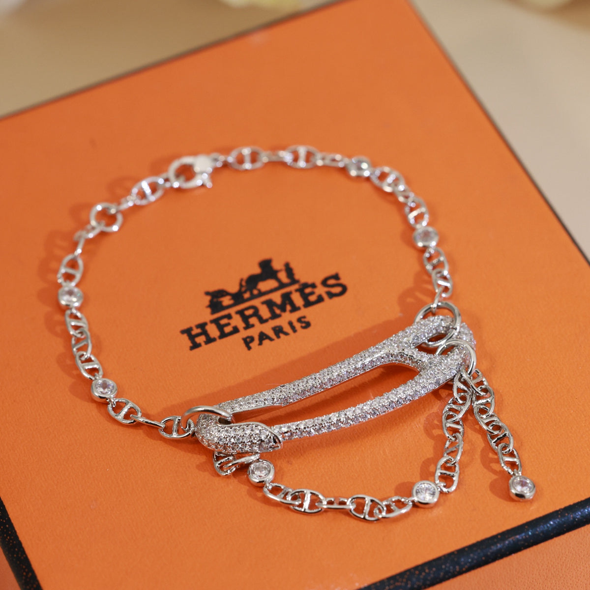 gold heart Bracelet for women - alternate angle view 5