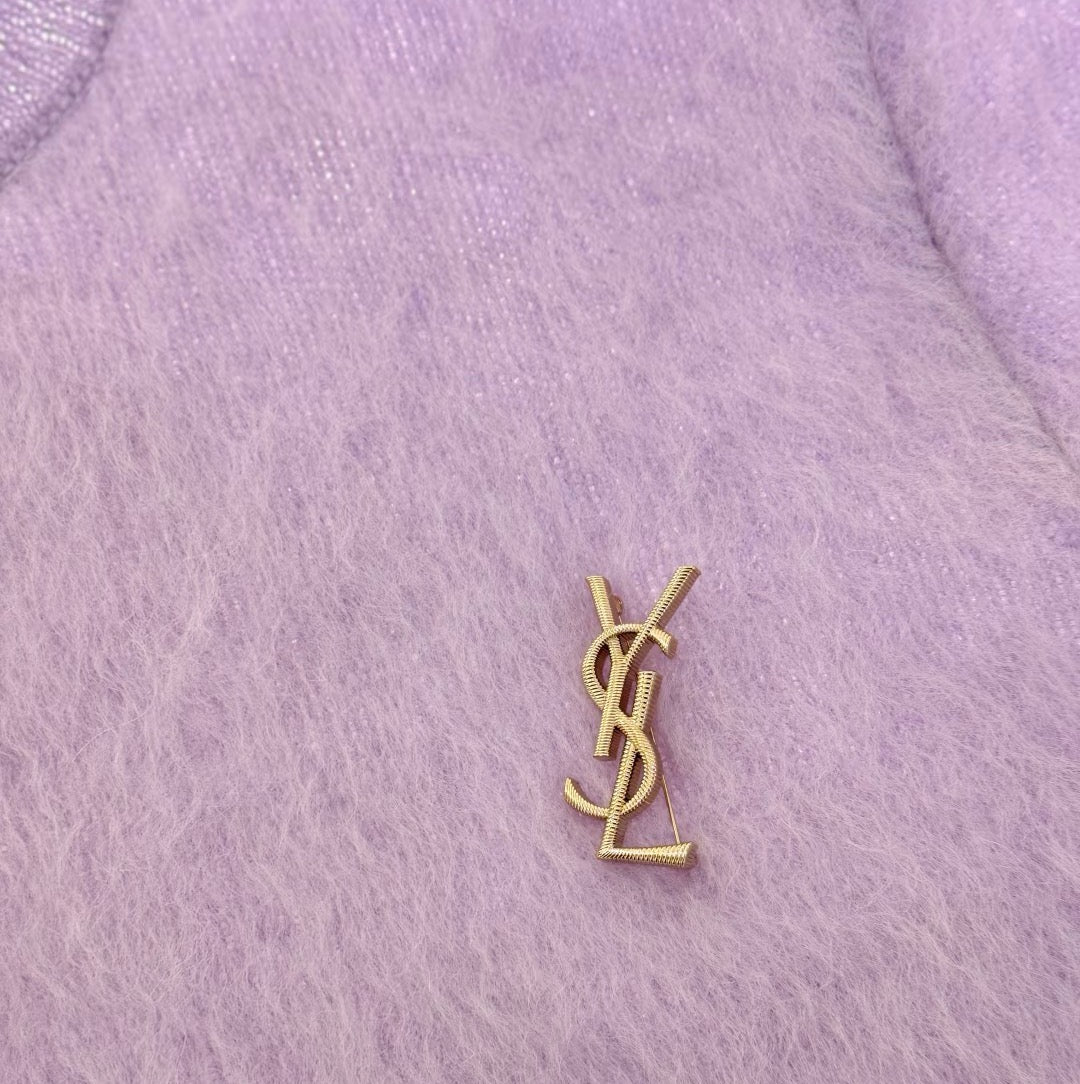 luxury Brooch for women - alternate angle view 4
