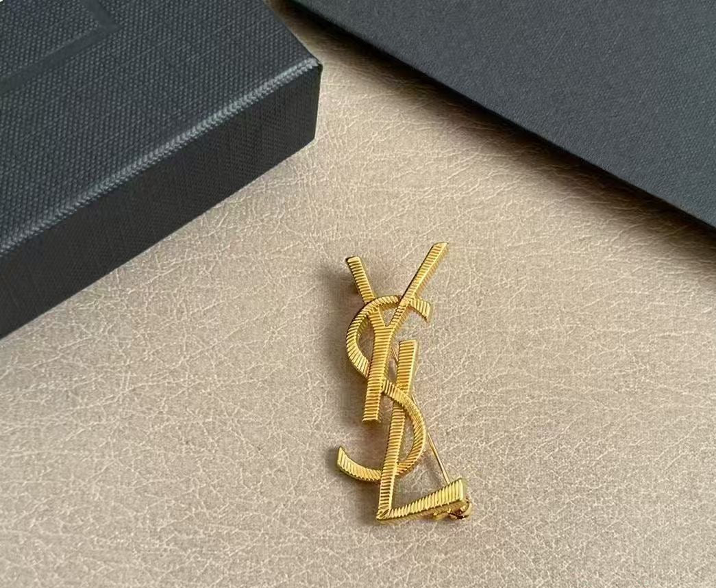 luxury Brooch for women - alternate angle view 2