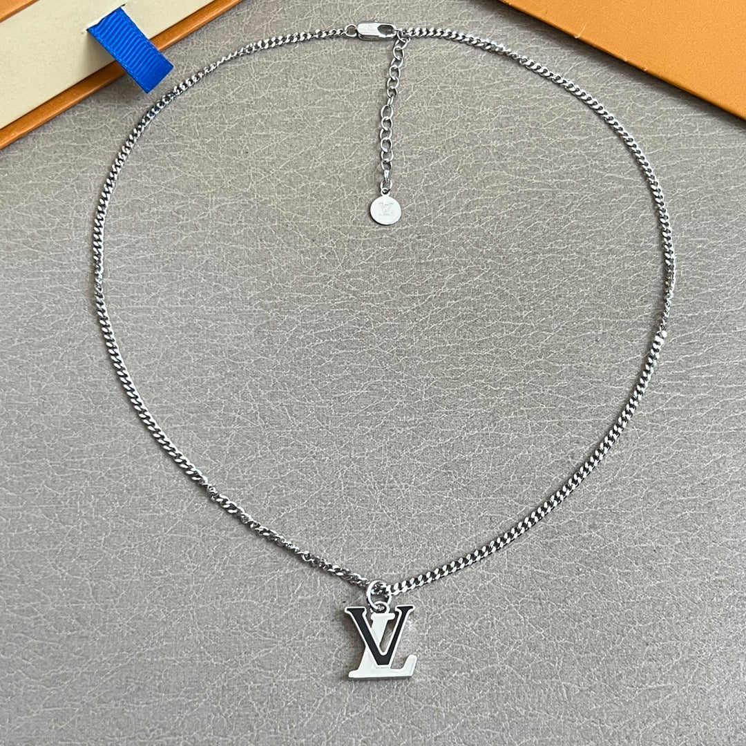 beige vintage Necklace for women - alternate angle view 6
