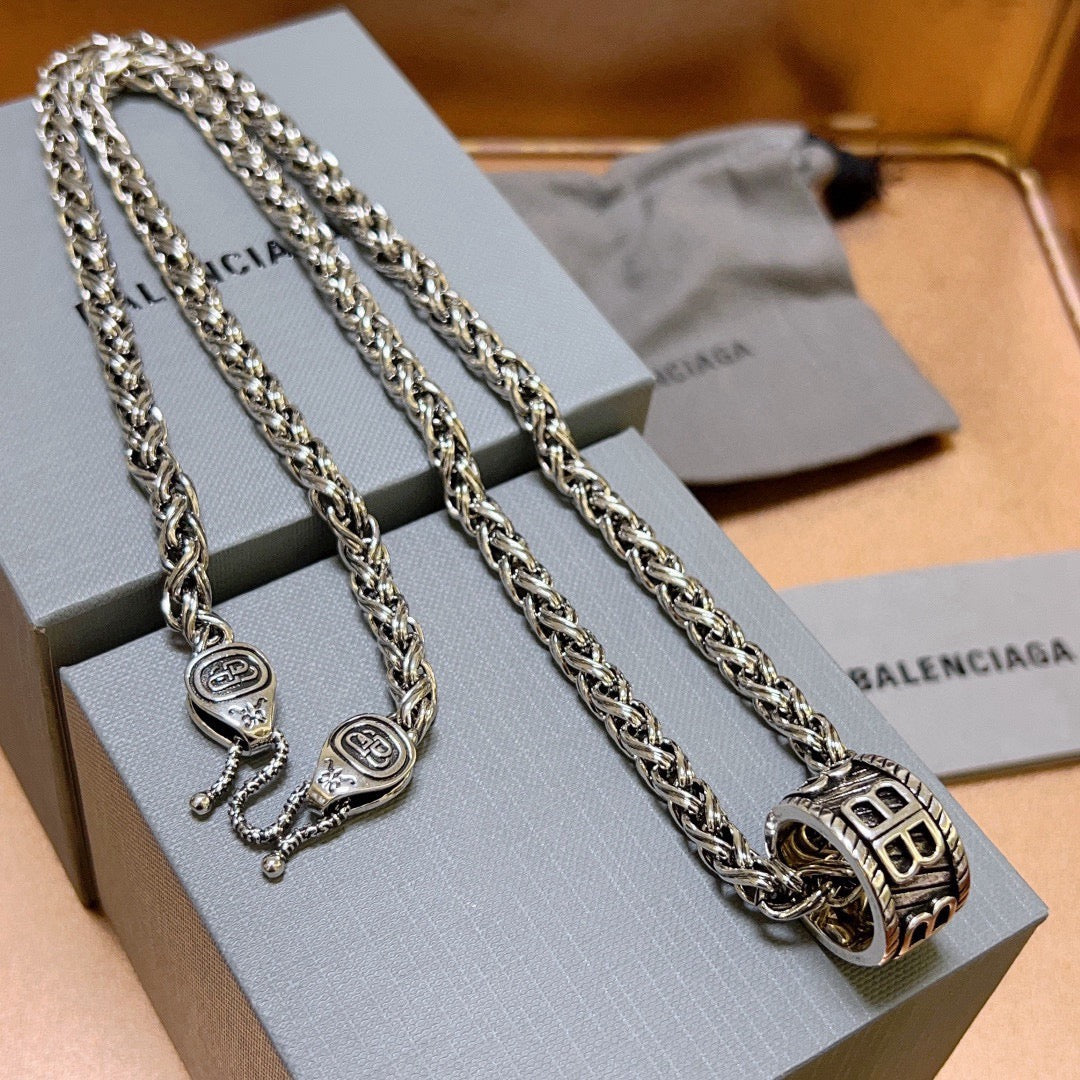 vintage Necklace for women - alternate angle view 4
