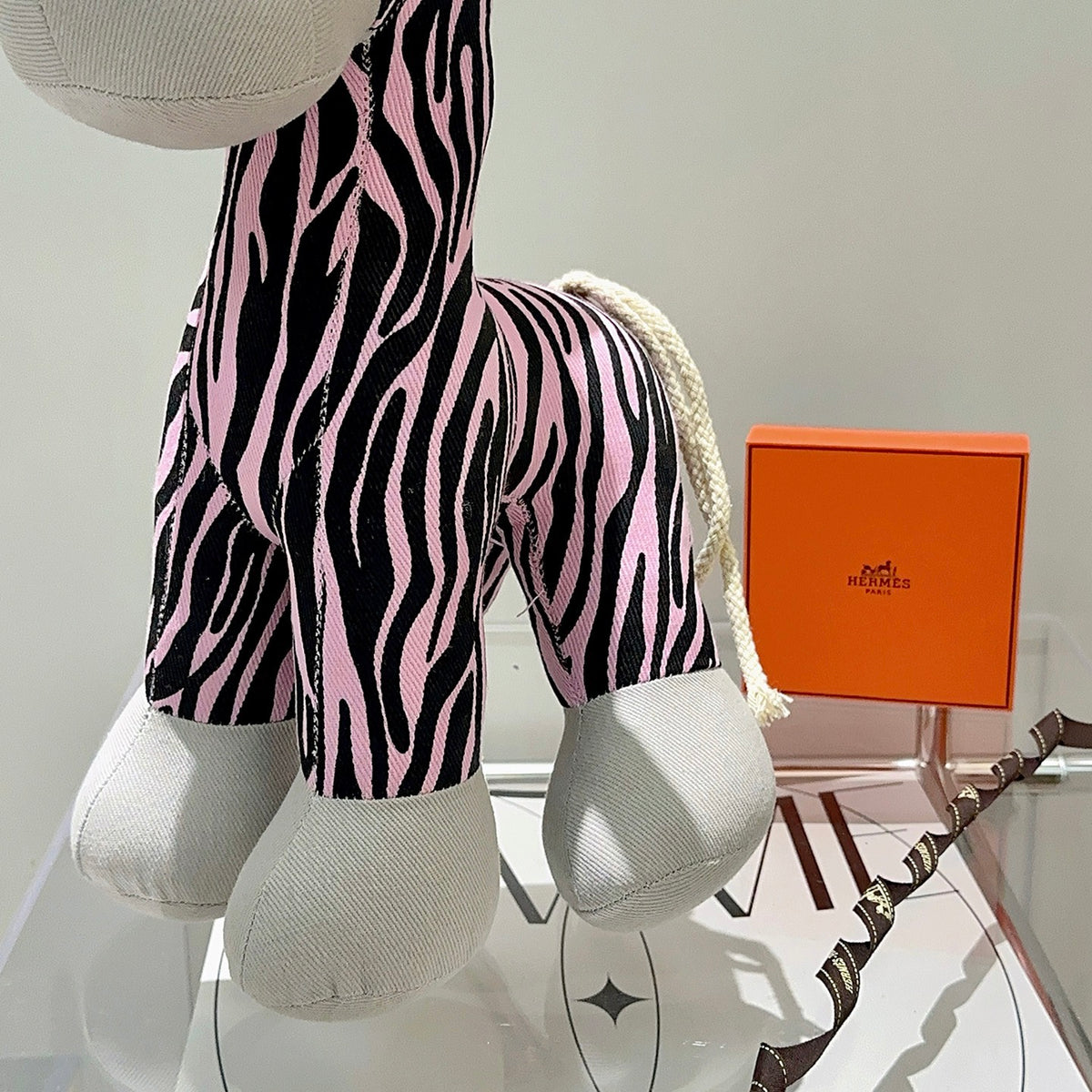 cute fashion accessory for women - alternate angle view 7