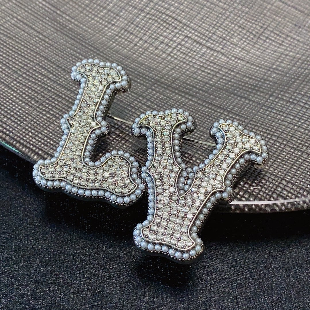 pearl letter Suit for men and women - alternate angle view 7