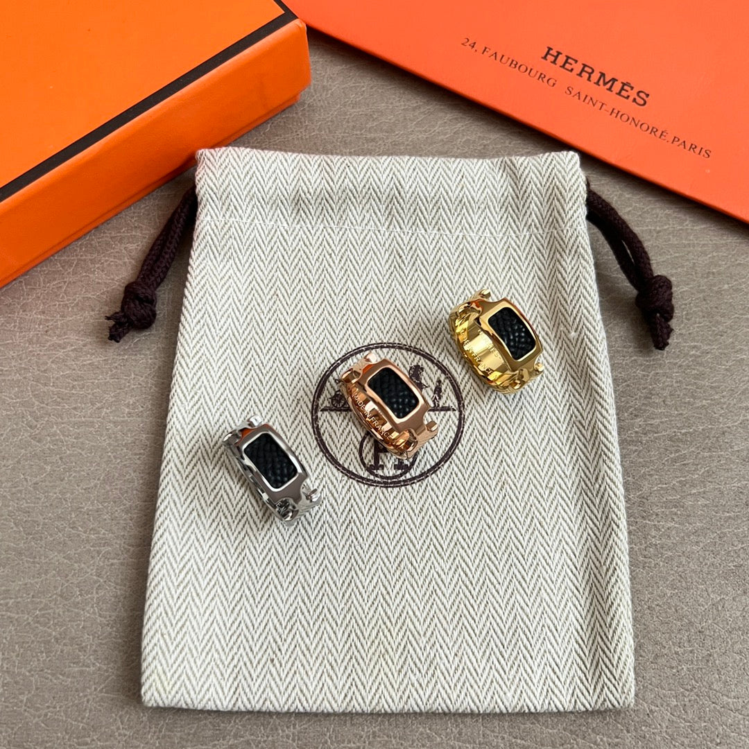 elegant Ring for women - alternate angle view 5