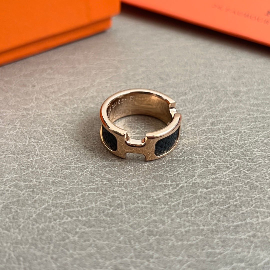 elegant Ring for women - alternate angle view 9
