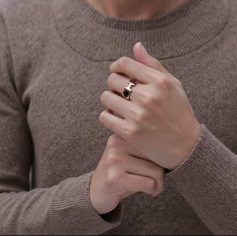 elegant Ring for women - alternate angle view 3