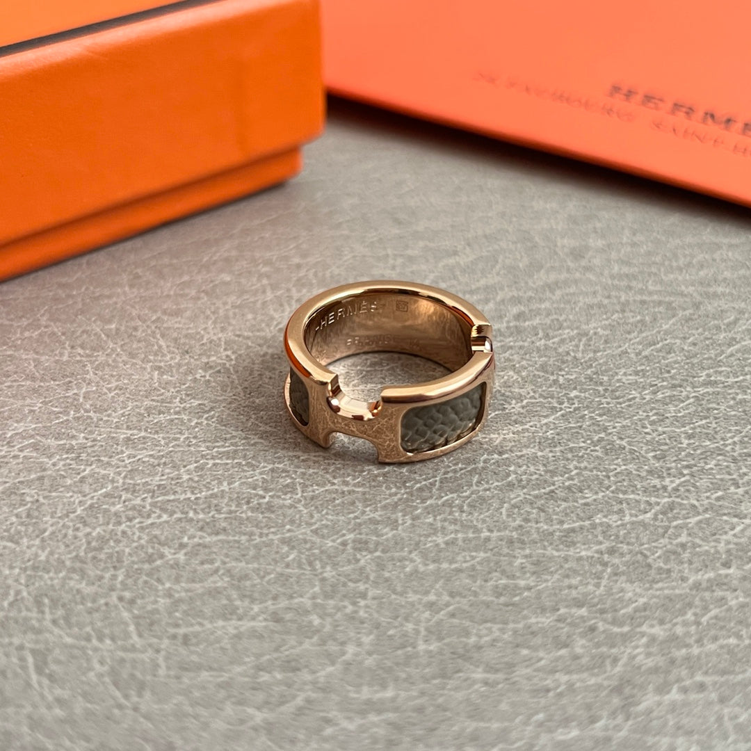 elegant Ring for women - alternate angle view 9