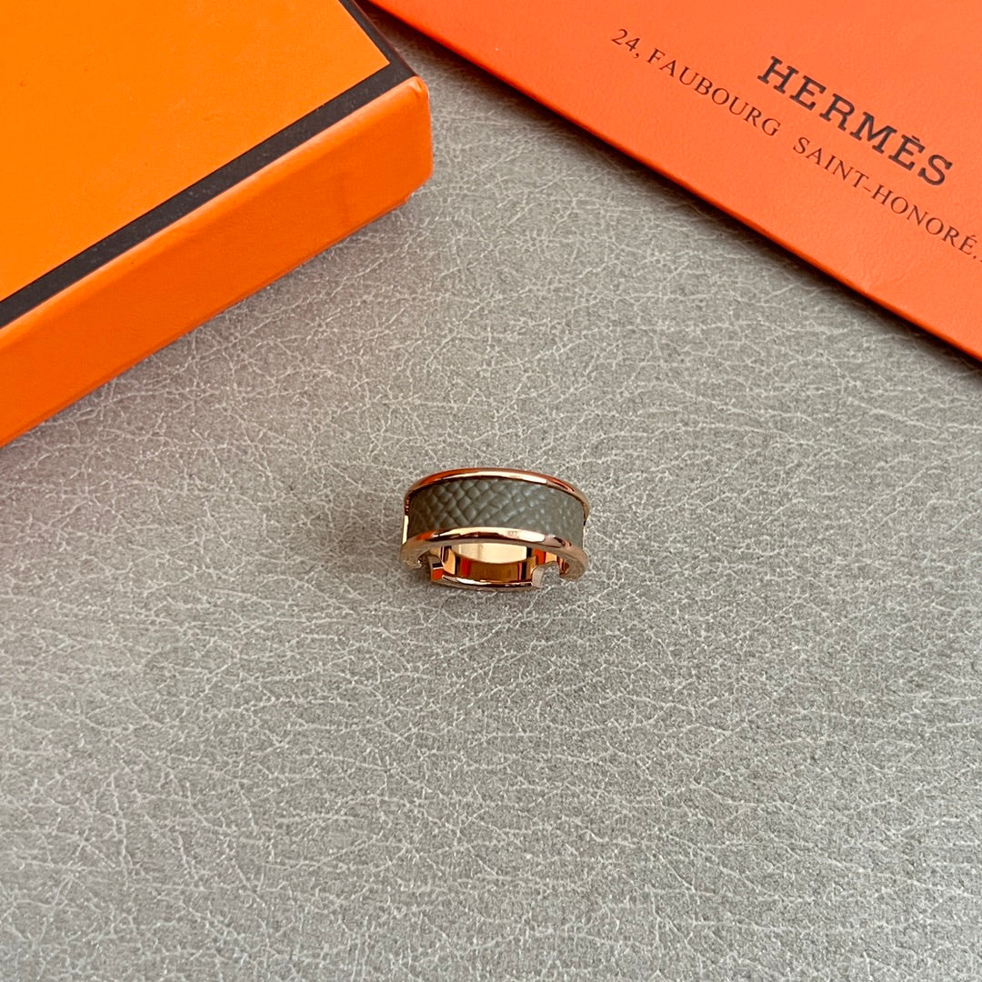 elegant Ring for women - alternate angle view 7