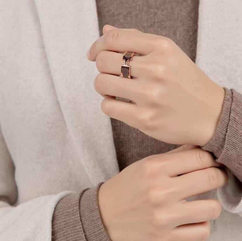 elegant Ring for women - alternate angle view 3