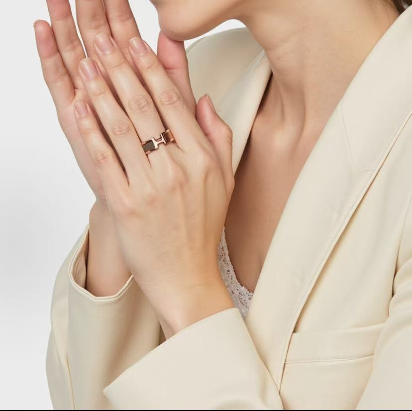 elegant Ring for women - alternate angle view 2