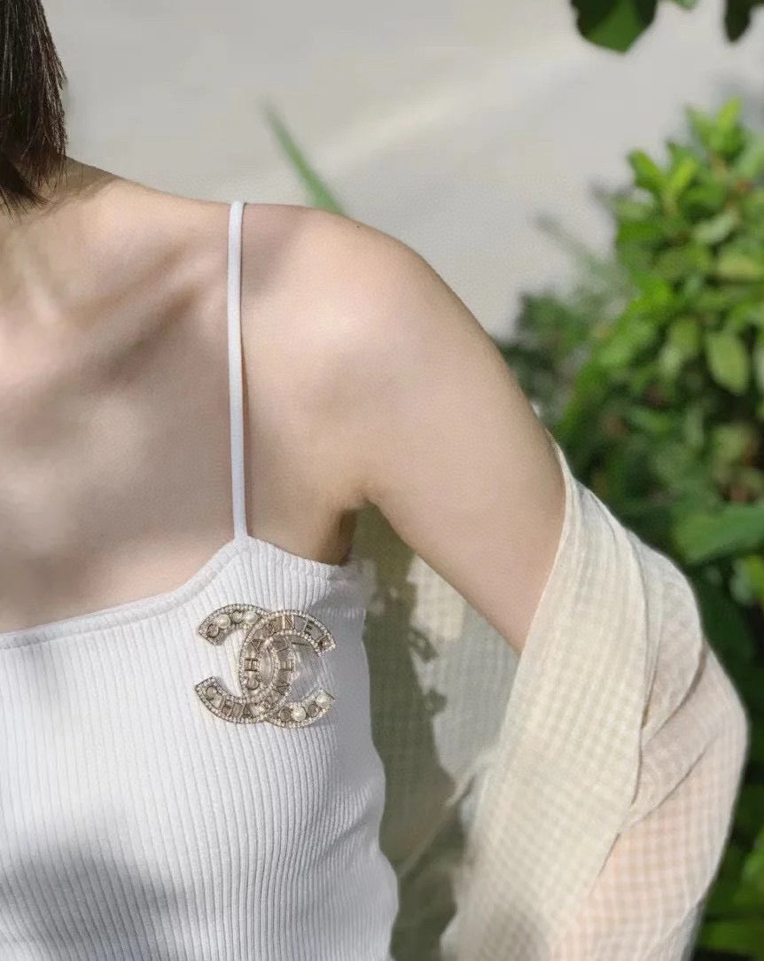 light gold pearl double c Brooch for women - alternate angle view 8