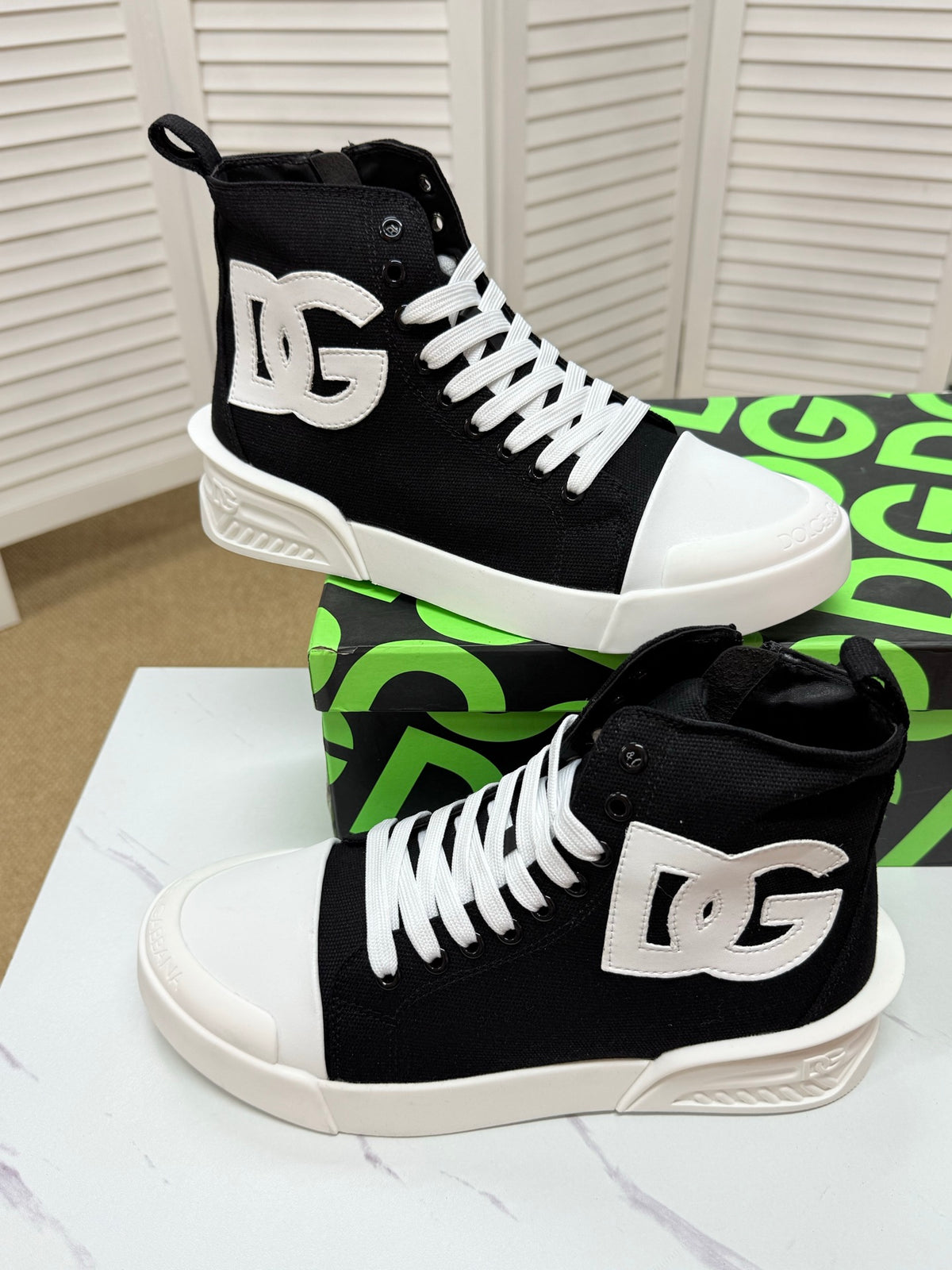 Dolce & Gabbana DG Couple's Athletic Casual Sneakers