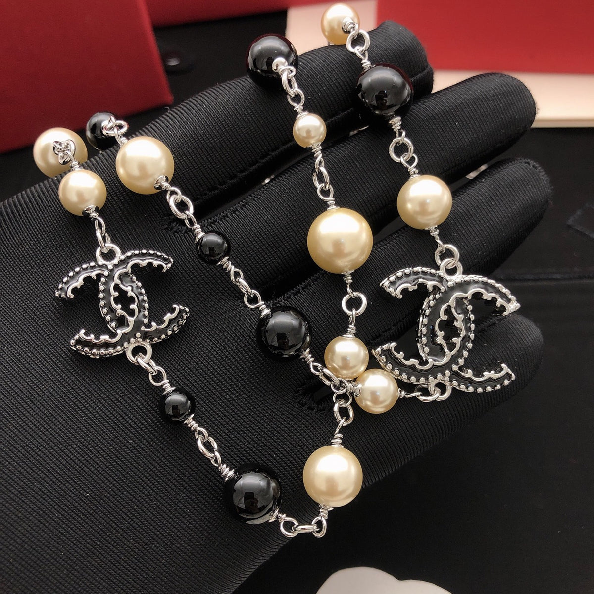 black brass pearl Sweater for women - product detail view