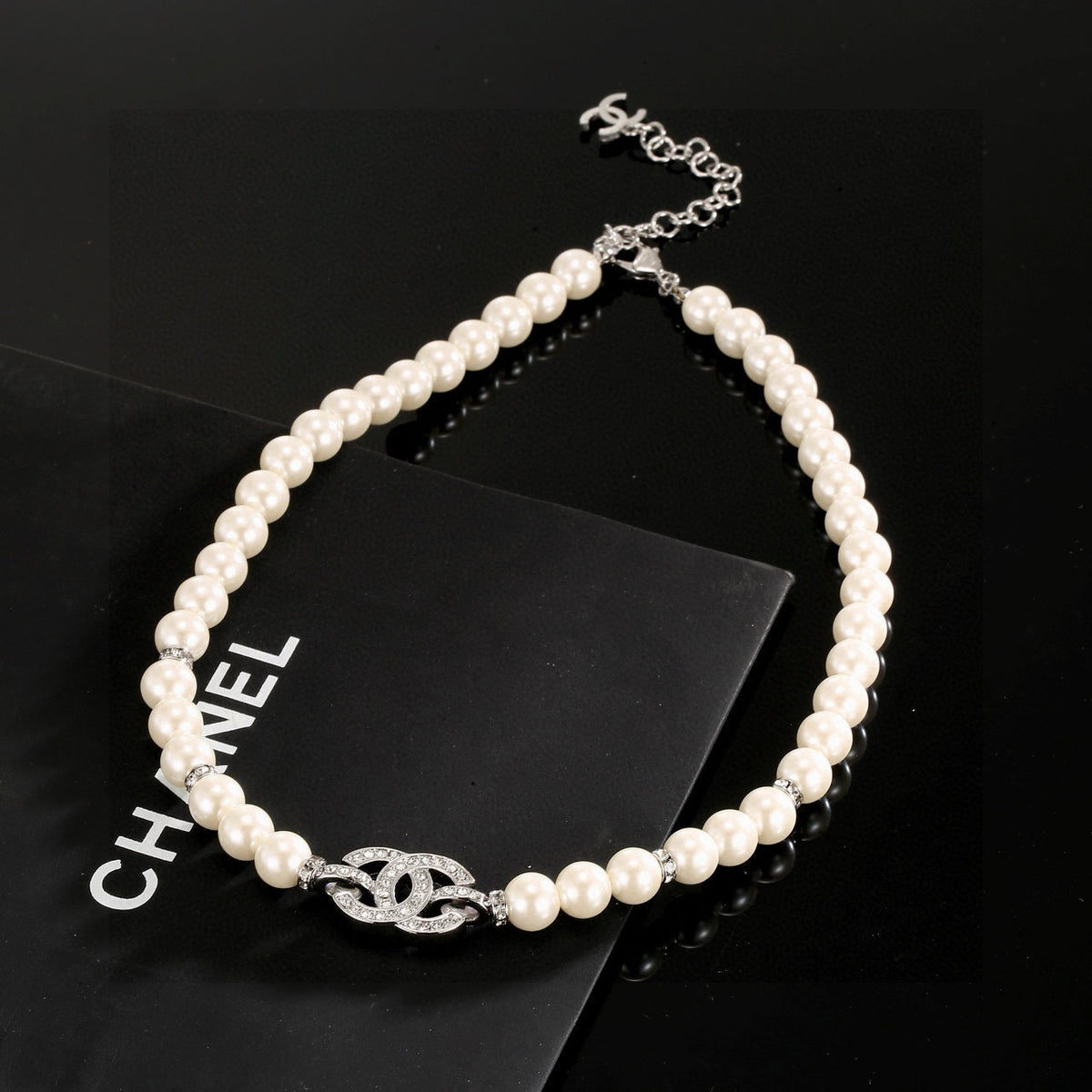 pearl double c Necklace for women - alternate angle view 4