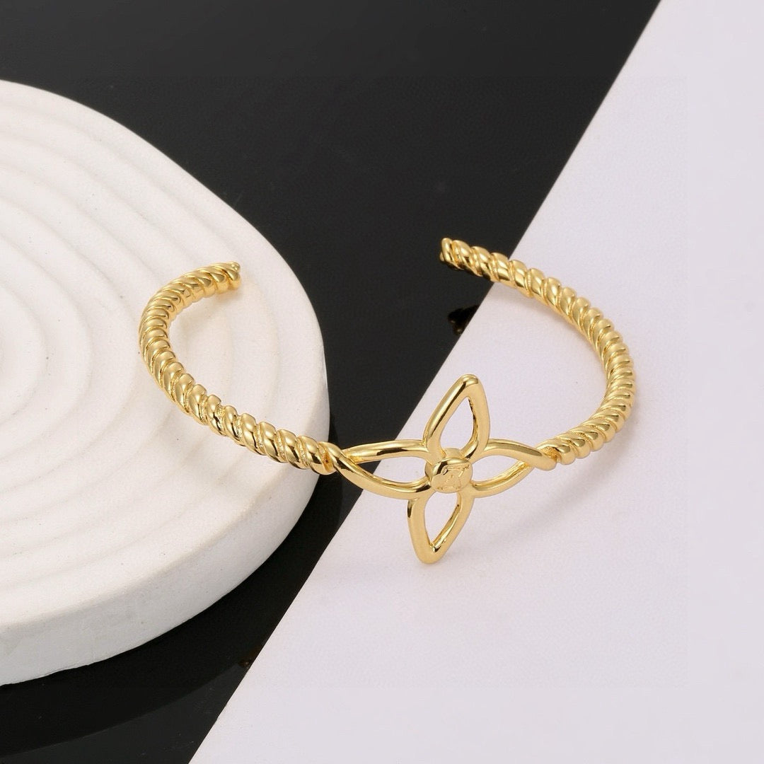 clover Bangle for women - alternate angle view 7
