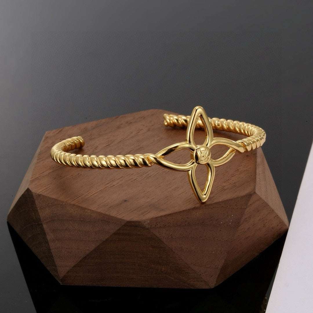 clover Bangle for women - alternate angle view 9