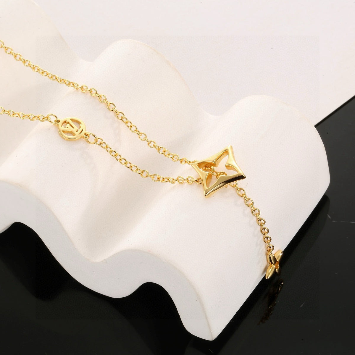 clover Necklace for women - alternate angle view 5