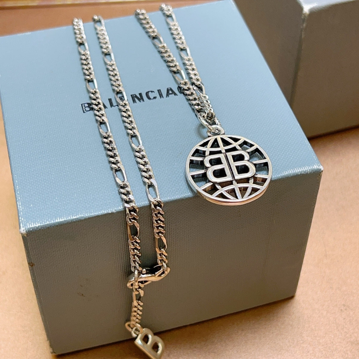 vintage Necklace for women - alternate angle view 4