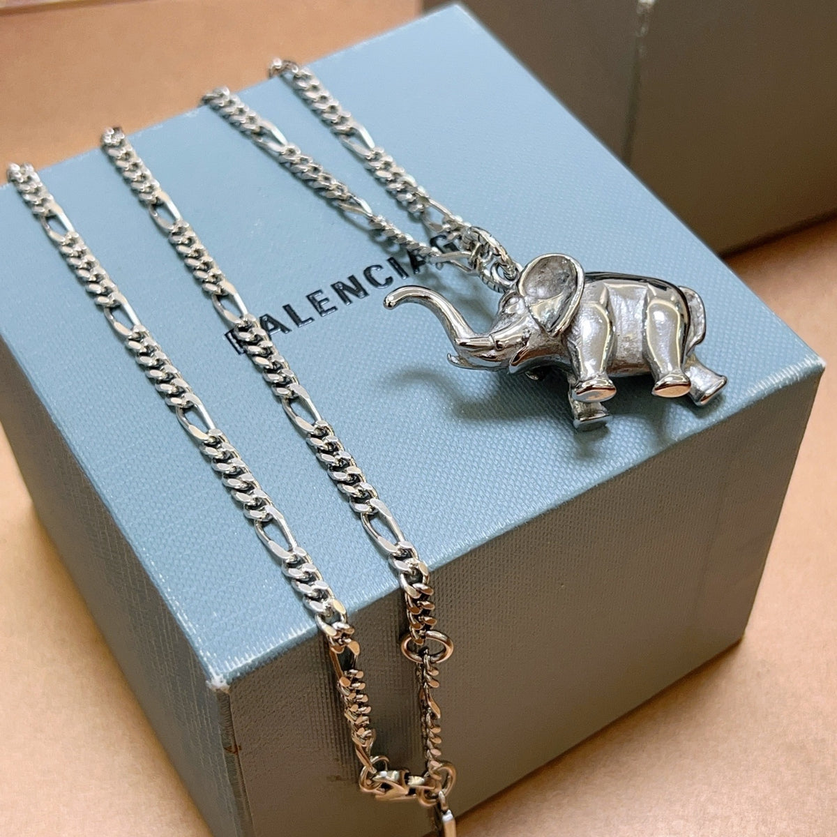vintage Necklace for women - alternate angle view 4