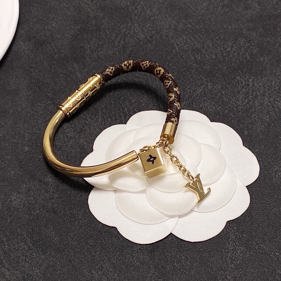 white leather vintage Bangle for women - alternate angle view 6