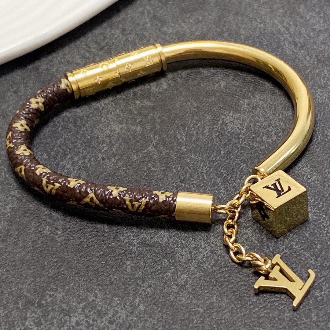 white leather vintage Bangle for women - alternate angle view 5