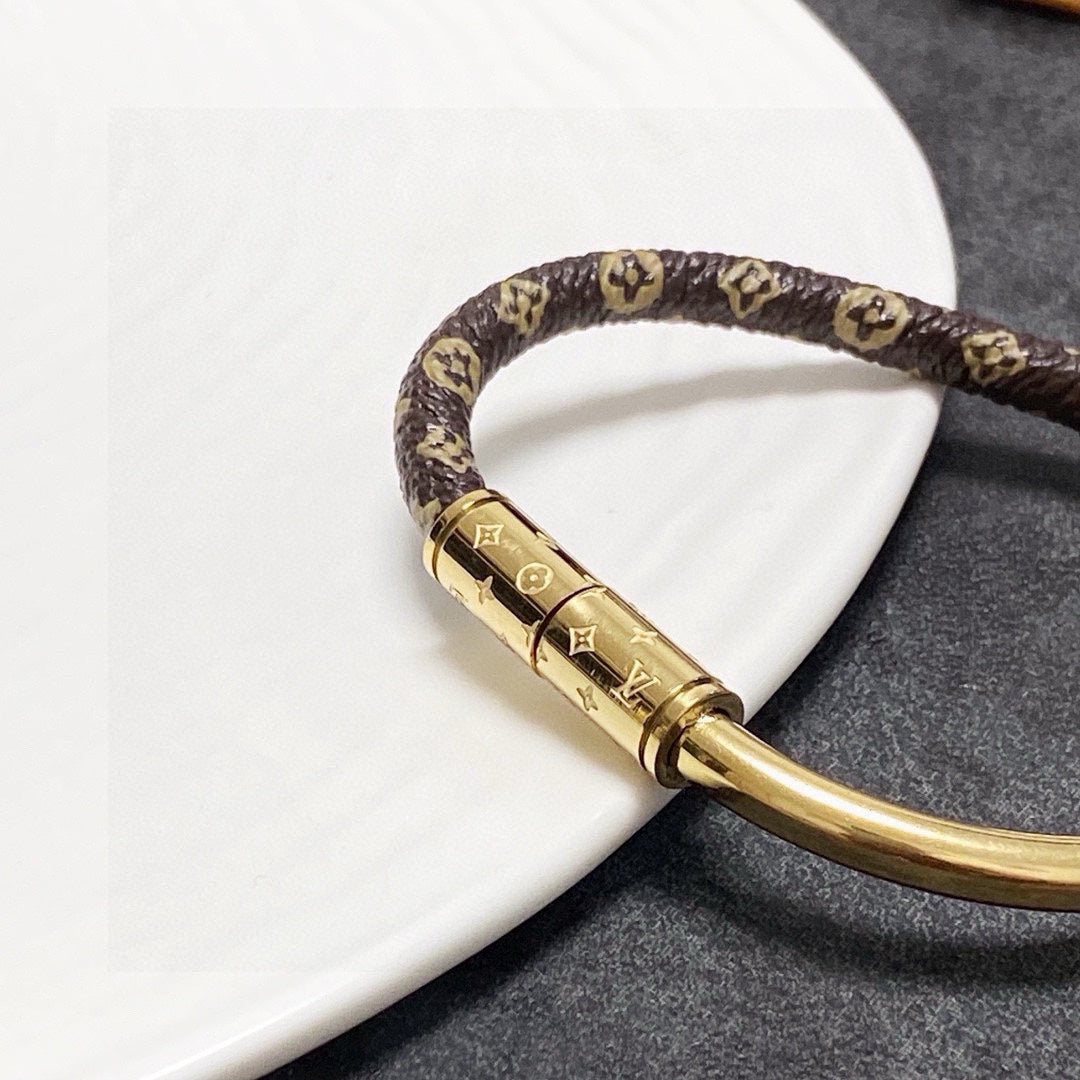 white leather vintage Bangle for women - alternate angle view 4