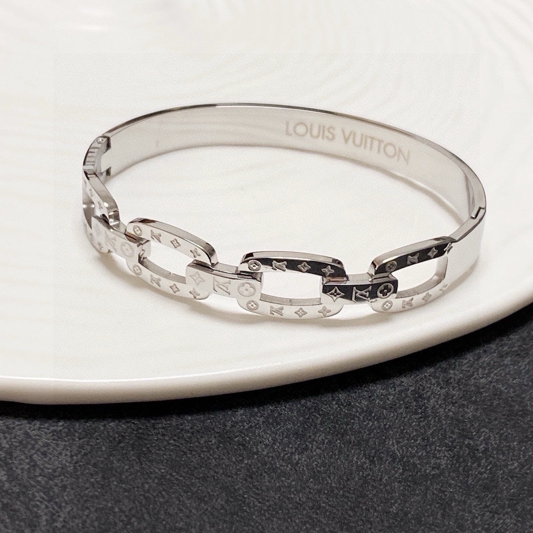 unisex Bangle for men - alternate angle view 4