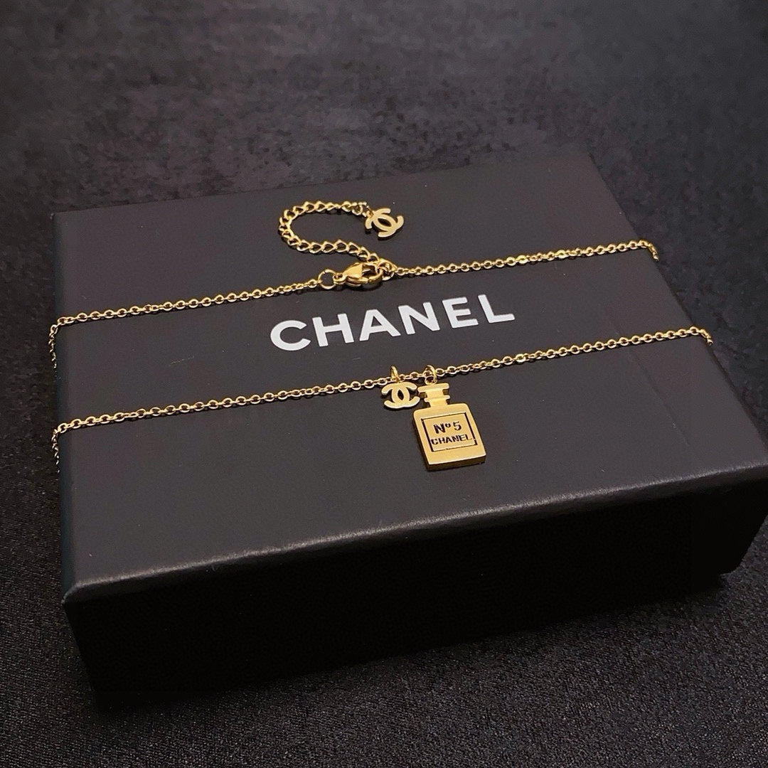 letter Perfume for women - alternate angle view 5